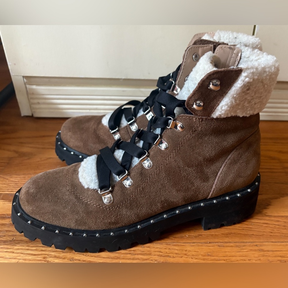 Steve Madden Receptive Lace Up Hiker Brown Suede Size 7.5 EUC